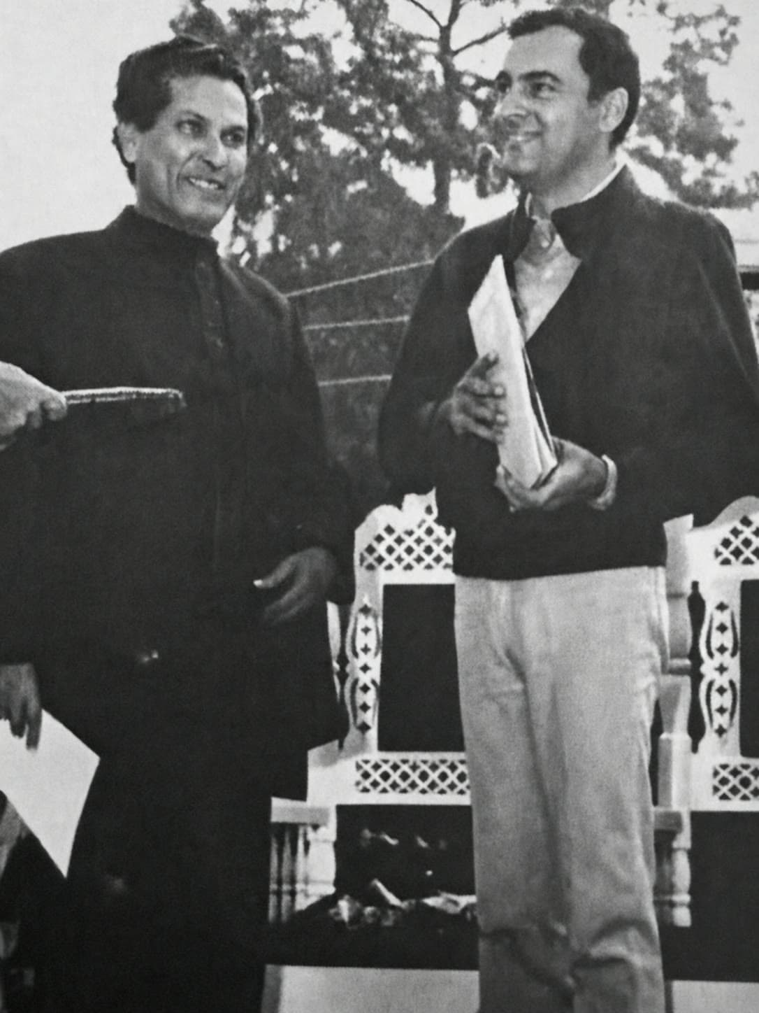 Dr. Haridutt Bhatt Shailesh with Rajiv Gandhi